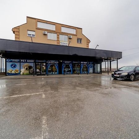 Ferienwohnung Port 1 Belgrad Exterior foto